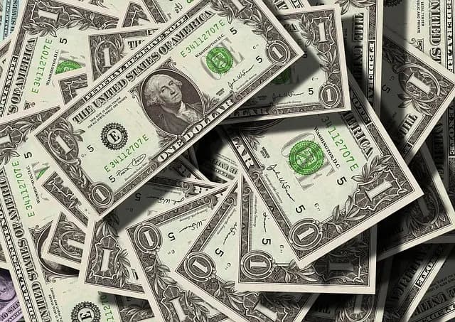10 wskazówek, jak oszczędzać na zakupach online