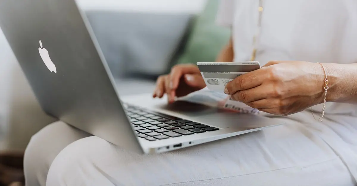 Jak wykorzystać technologie przy zakupach online