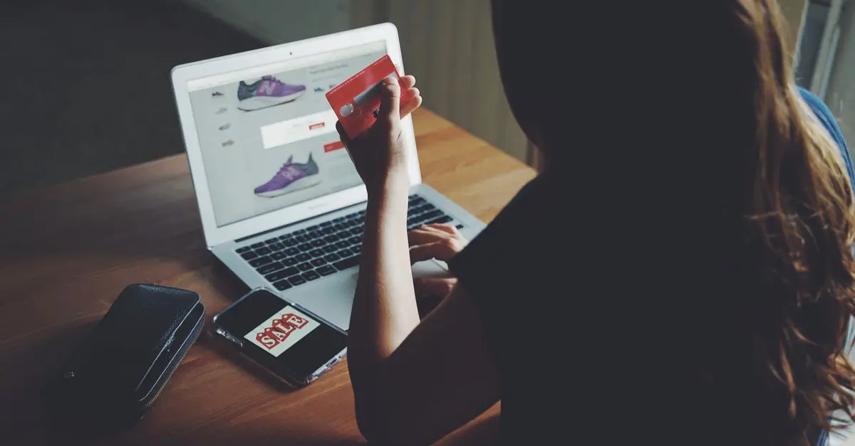 Jak znaleźć najlepsze okazje podczas zakupów online